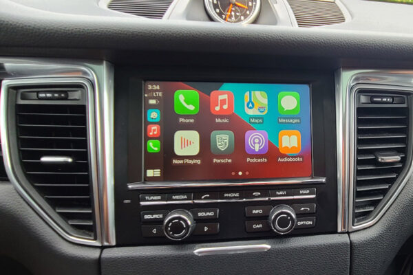 Wireless CarPlay and AndroidAuto Integration for Porsche Macan 2014-2016